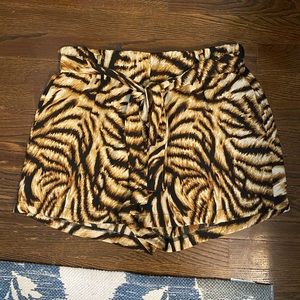 Chiffon tiger patterned shorts